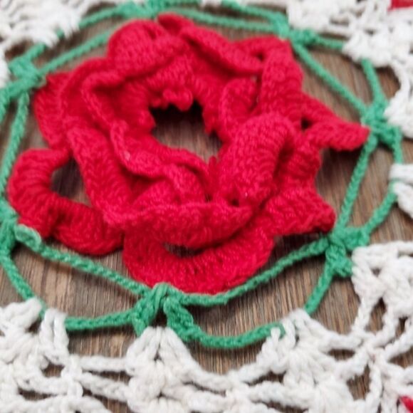 Vintage 12" 3D Rose Doily Poinsettia Red White - Picture 4 of 4